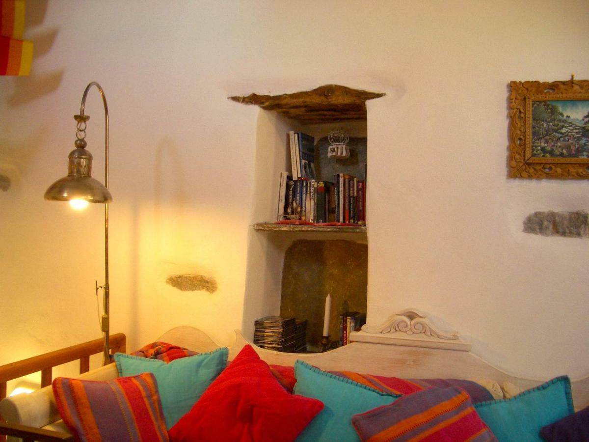 Traditional Medieval Stone House In "Ano Syros" Exterior foto