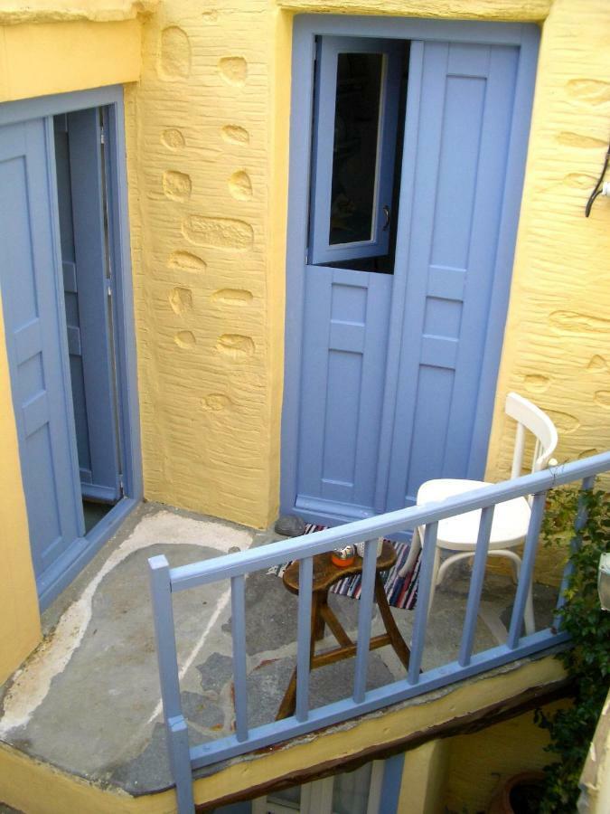 Traditional Medieval Stone House In "Ano Syros" Exterior foto