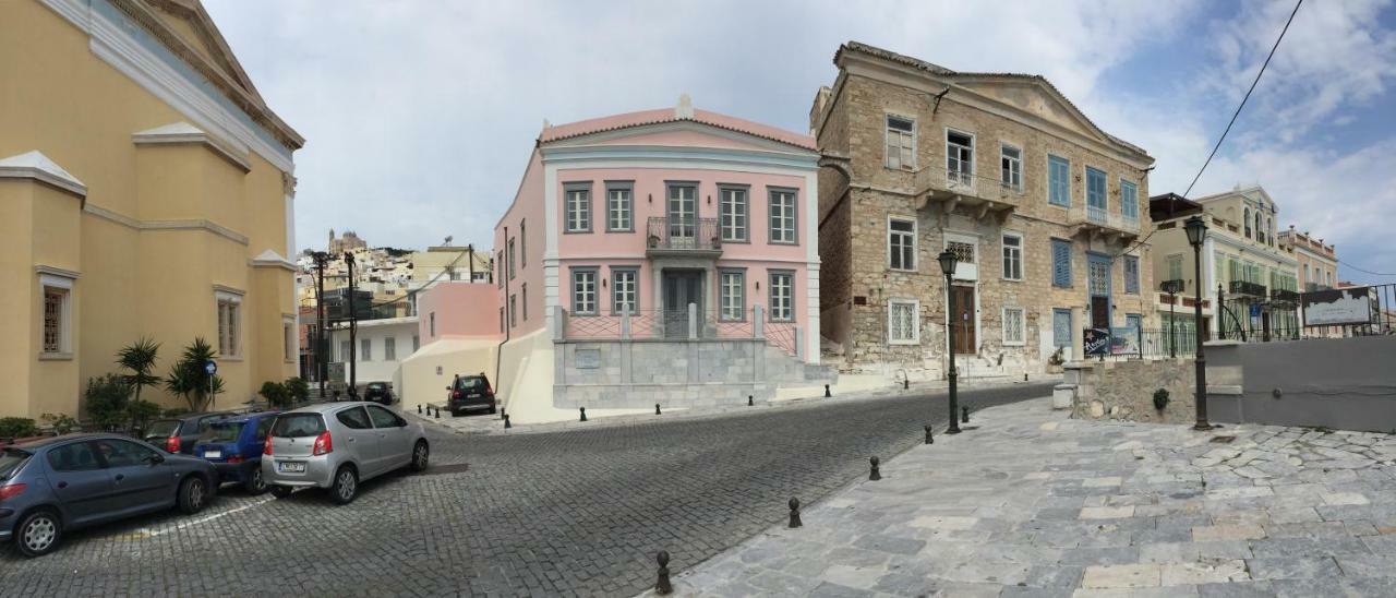 Traditional Medieval Stone House In "Ano Syros" Exterior foto
